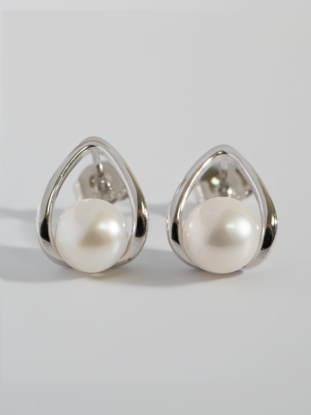 パール ピアス 一粒 ドロップ ぶら下がり シルバー925 金属アレルギー対応 フープ 【arne アルネ】 ドロップピアス 18k 仕上げ ピアス 真珠 普段 使い シルバー ゴールド ニッケルフリー シンプル ギフト プレゼント 女性 誕生日 クリスマス バレンタイン