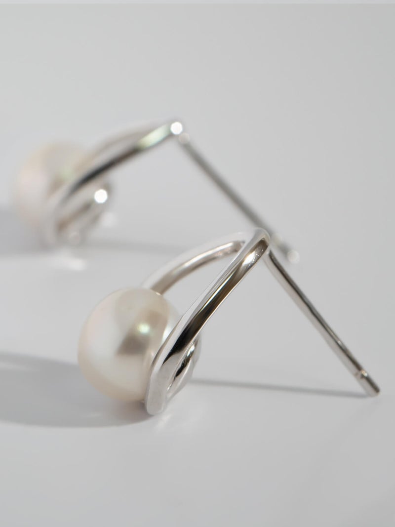 パール ピアス 一粒 ドロップ ぶら下がり シルバー925 金属アレルギー対応 フープ 【arne アルネ】 ドロップピアス 18k 仕上げ ピアス 真珠 普段 使い シルバー ゴールド ニッケルフリー シンプル ギフト プレゼント 女性 誕生日 クリスマス バレンタイン