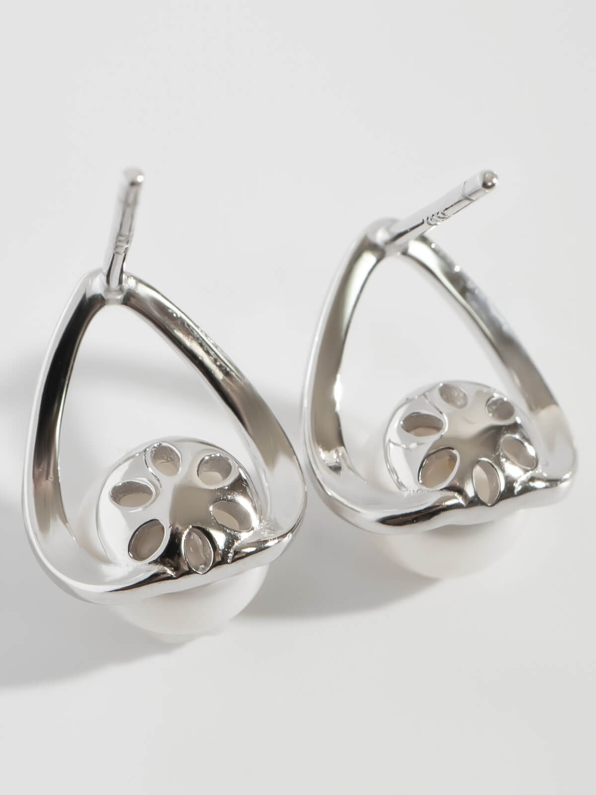 パール ピアス 一粒 ドロップ ぶら下がり シルバー925 金属アレルギー対応 フープ 【arne アルネ】 ドロップピアス 18k 仕上げ ピアス 真珠 普段 使い シルバー ゴールド ニッケルフリー シンプル ギフト プレゼント 女性 誕生日 クリスマス バレンタイン