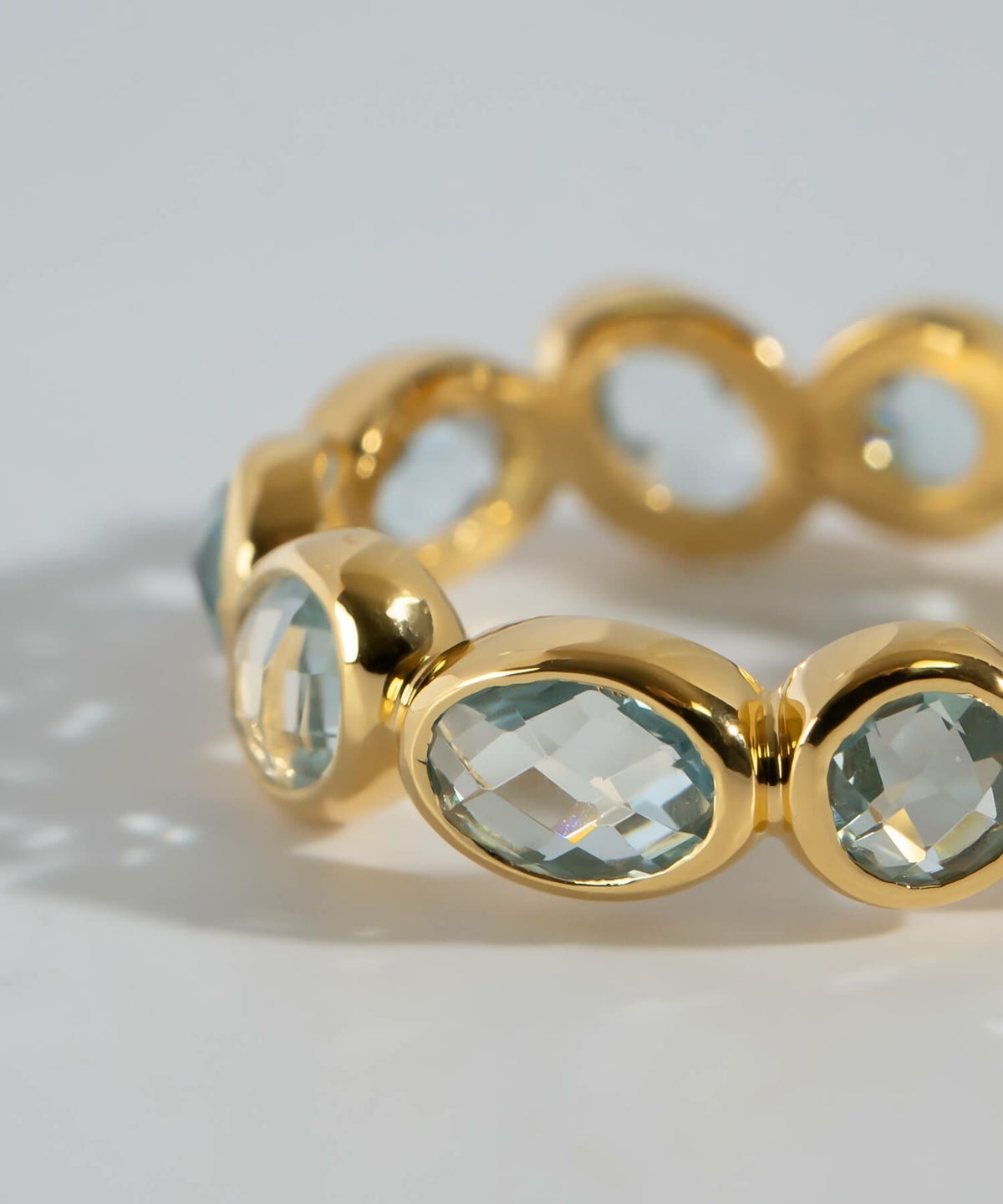 天然石 スカイブルートパーズ。