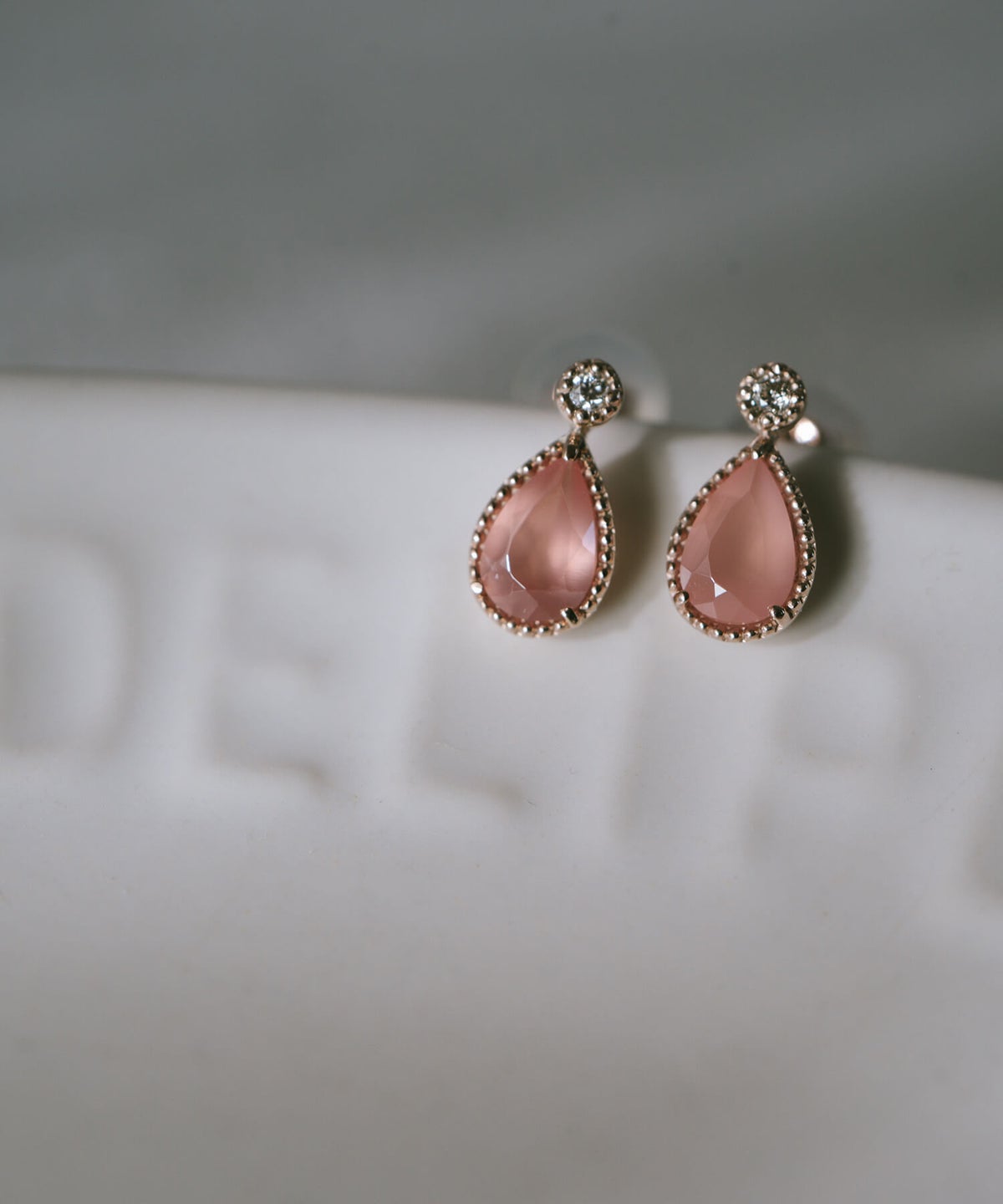 天然石 ピアス 小ぶり 可愛い　小さめ　オフィス