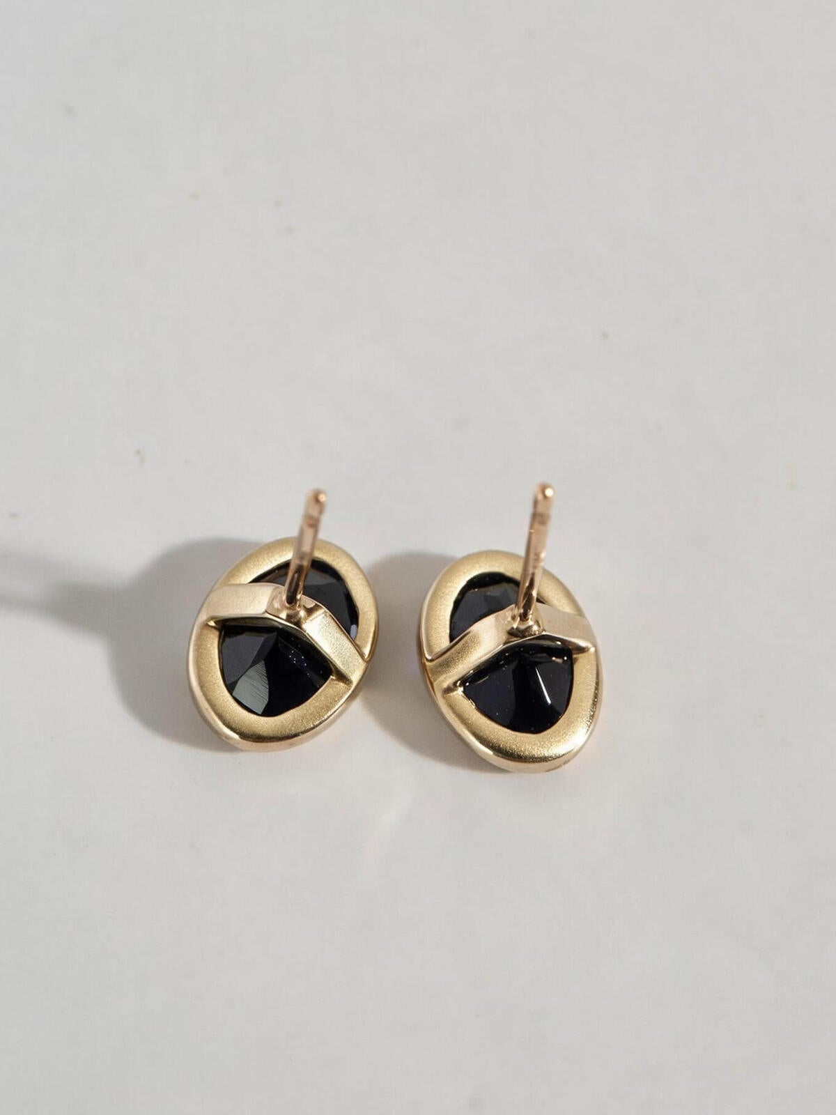 K10 アイオライト 一粒ピアス ディテール 裏側 【lente レンテ】